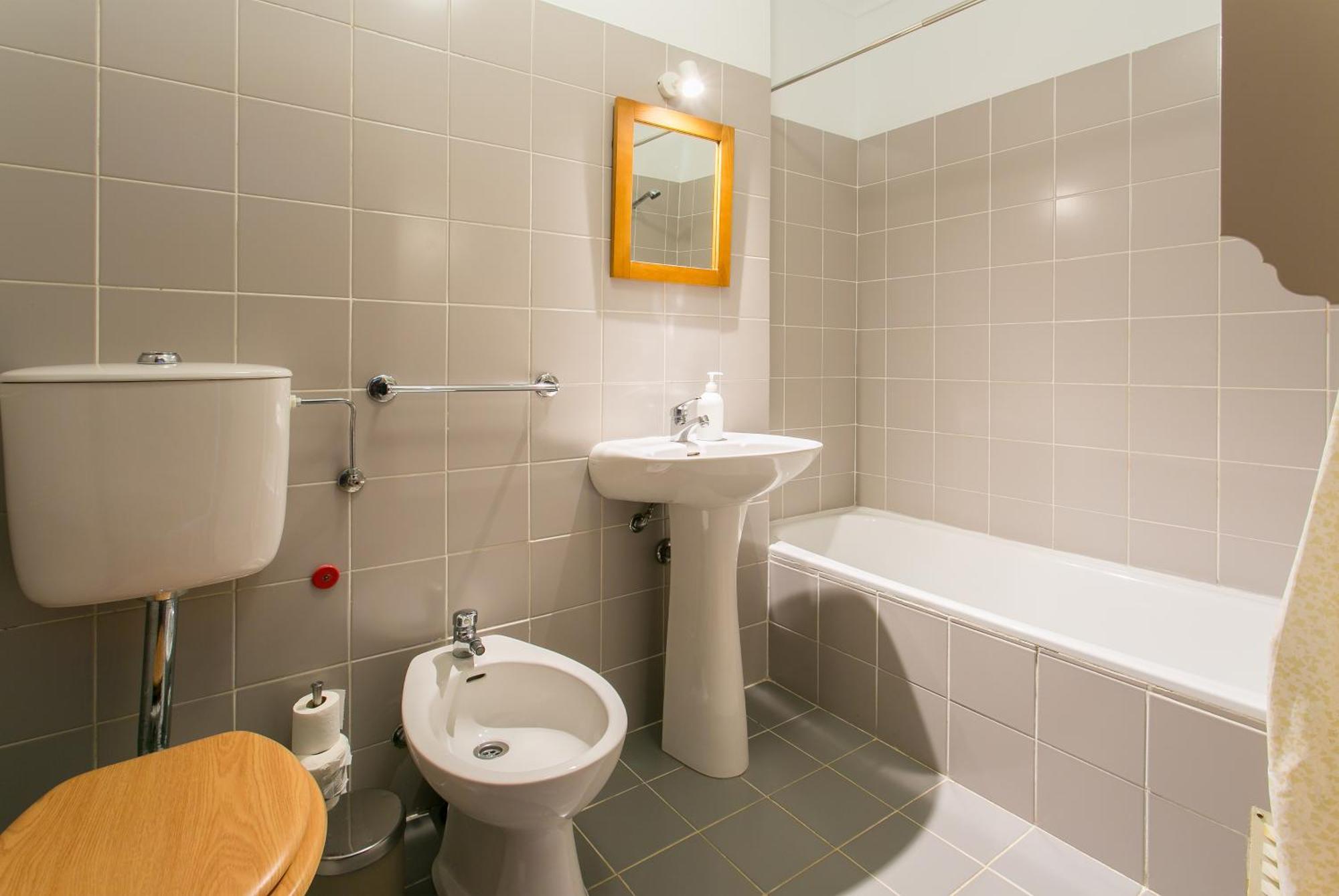 Apartamento Central E Confortavel Junto Ao Bairro Da Graca Lisboa 外观 照片
